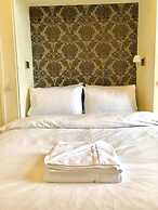 Buckingham Palace View Apartment