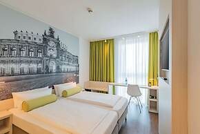Super 8 by Wyndham Dresden