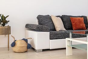 Spacious Beachfront Apartments Tanita