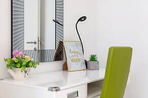 Spacious Beachfront Apartments Tanita