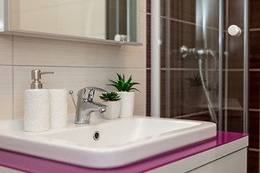 Spacious Beachfront Apartments Tanita