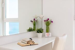 Spacious Beachfront Apartments Tanita