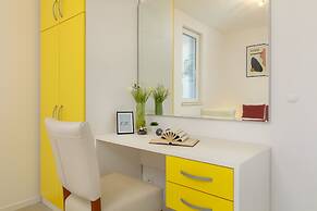 Spacious Beachfront Apartments Tanita