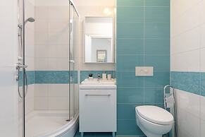 Spacious Beachfront Apartments Tanita