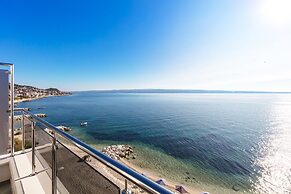 Spacious Beachfront Apartments Tanita