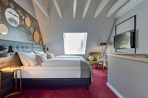 EMPA Boutique Hotel