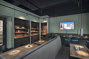 Ecome Hotel