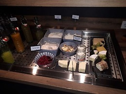 Ecome Hotel