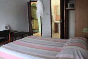 Tana-Jacaranda - Hostel