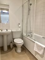 Stylish Maisonette and studio in Victoria