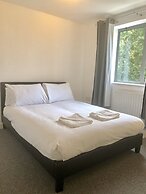 Stylish Maisonette and studio in Victoria