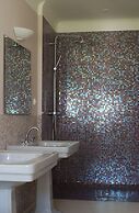 Clos Mirabel Manor B&B