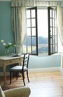 Clos Mirabel Manor B&B