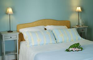 Clos Mirabel Manor B&B