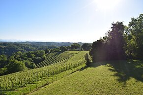 Clos Mirabel Manor B&B