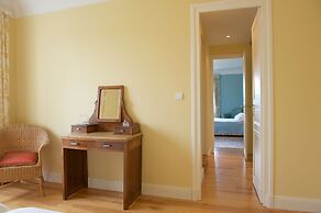 Clos Mirabel Manor B&B