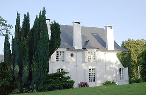 Clos Mirabel Manor B&B
