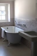 Clos Mirabel Manor B&B