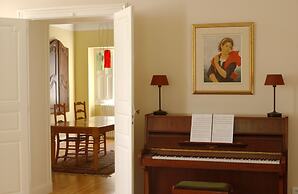Clos Mirabel Manor B&B