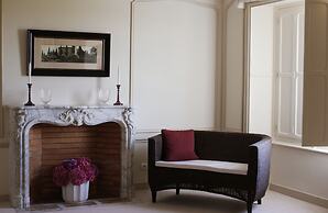 Clos Mirabel Manor B&B