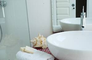 Clos Mirabel Manor B&B
