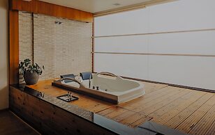 Amber Dale Luxury Hotel & Spa