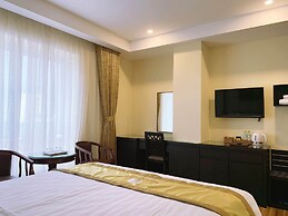 Hoang Minh Chau Ba Trieu Hotel