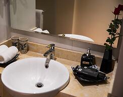 Hanoi Lakeside Premium Hotel