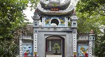 Hanoi Lakeside Premium Hotel