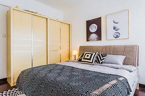 Locals Boutique Apartment Huafa Plaza 15