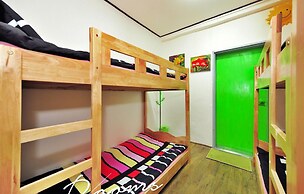 Jarasum Guesthouse - Hostel