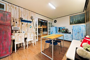 Jarasum Guesthouse - Hostel