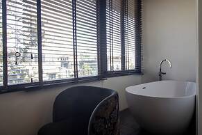 Gulf Hotel Colaba