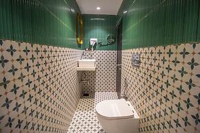 Gulf Hotel Colaba