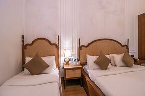 Gulf Hotel Colaba
