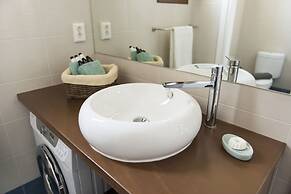 Syros Wellness Luxury Suites