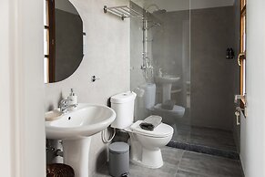 Syros Wellness Luxury Suites