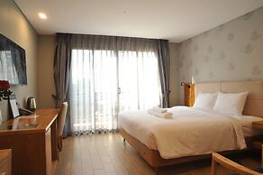 Imperial Saigon Hotel