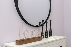 Locals Boutique Apartment Huafa Plaza 24