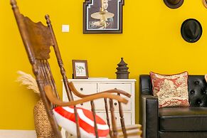 Locals Boutique Apartment Huafa Plaza 25