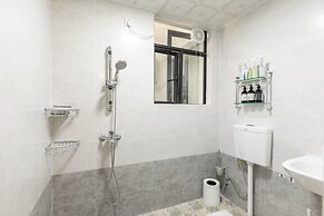 Locals Boutique Apartment Huafa Plaza 25