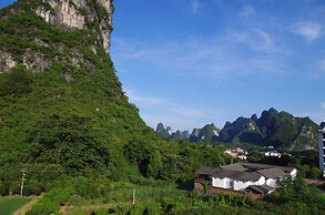 Yangshuo Dahuwai Camps Hotel