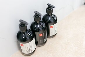 Locals Boutique Apartment Huafa Plaza 26