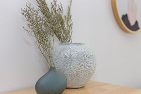 Locals Boutique Apartment Huafa Plaza 27