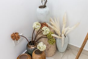 Locals Boutique Apartment Huafa Plaza 27