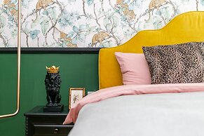 Locals Boutique Apartment Huafa Plaza 28