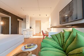 KPM Hotel & Residences