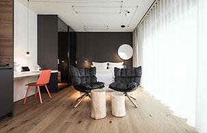 KPM Hotel & Residences