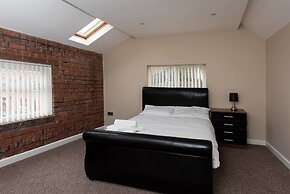 Stunning Penthouse in NQ, City Centre ! Sleeps 8