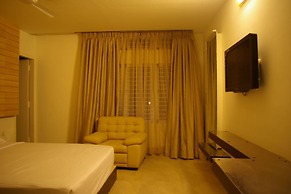 Roseline Suites - A Business Hotel